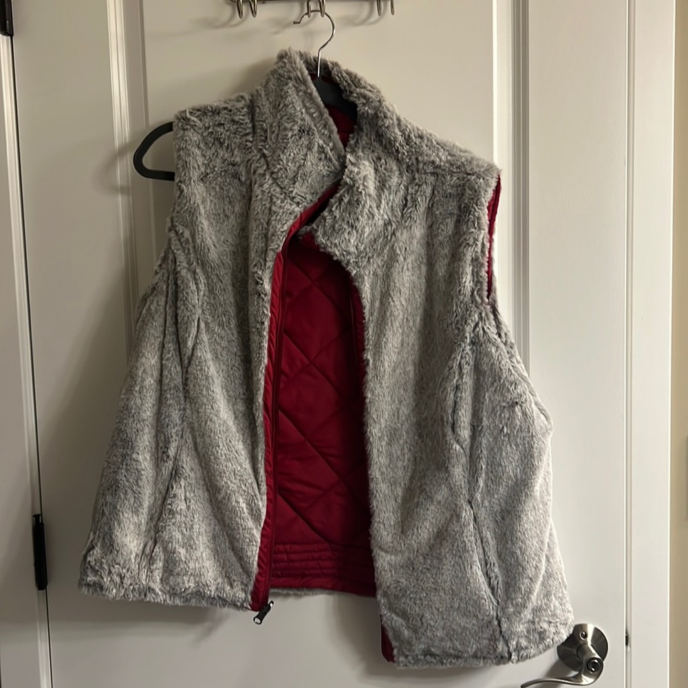 Reversible vest (red)
